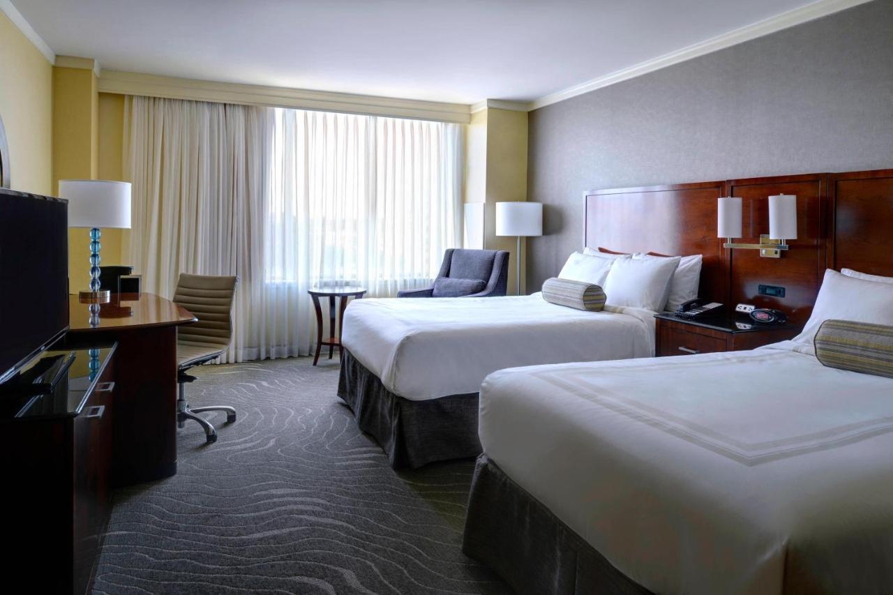 Newport News Marriott At City Center Exterior photo