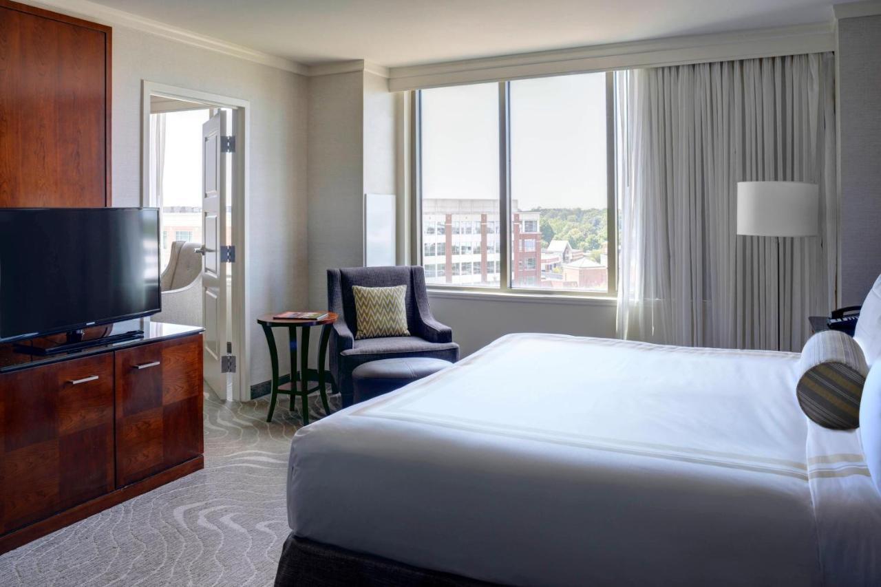 Newport News Marriott At City Center Exterior photo