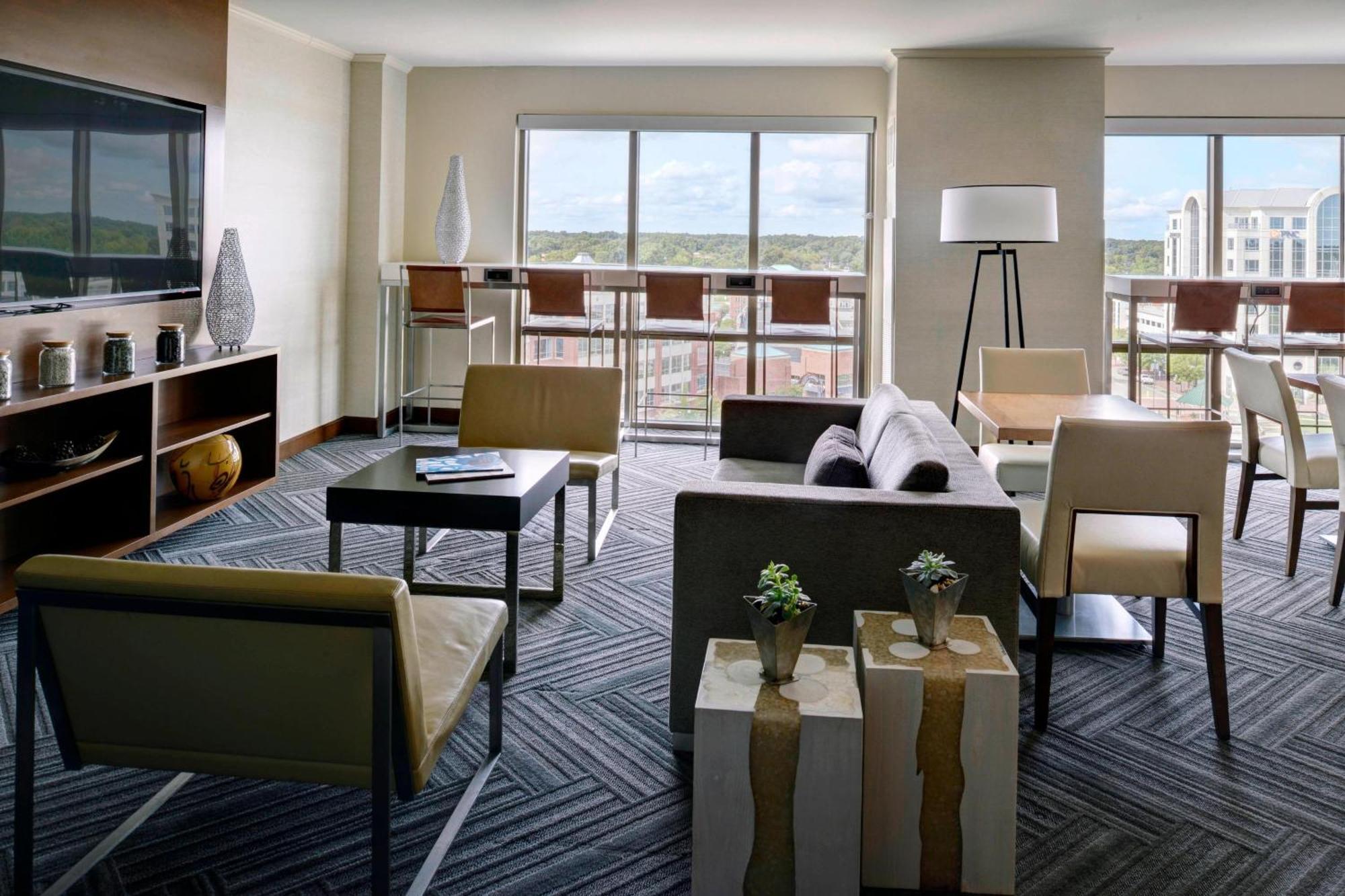 Newport News Marriott At City Center Exterior photo