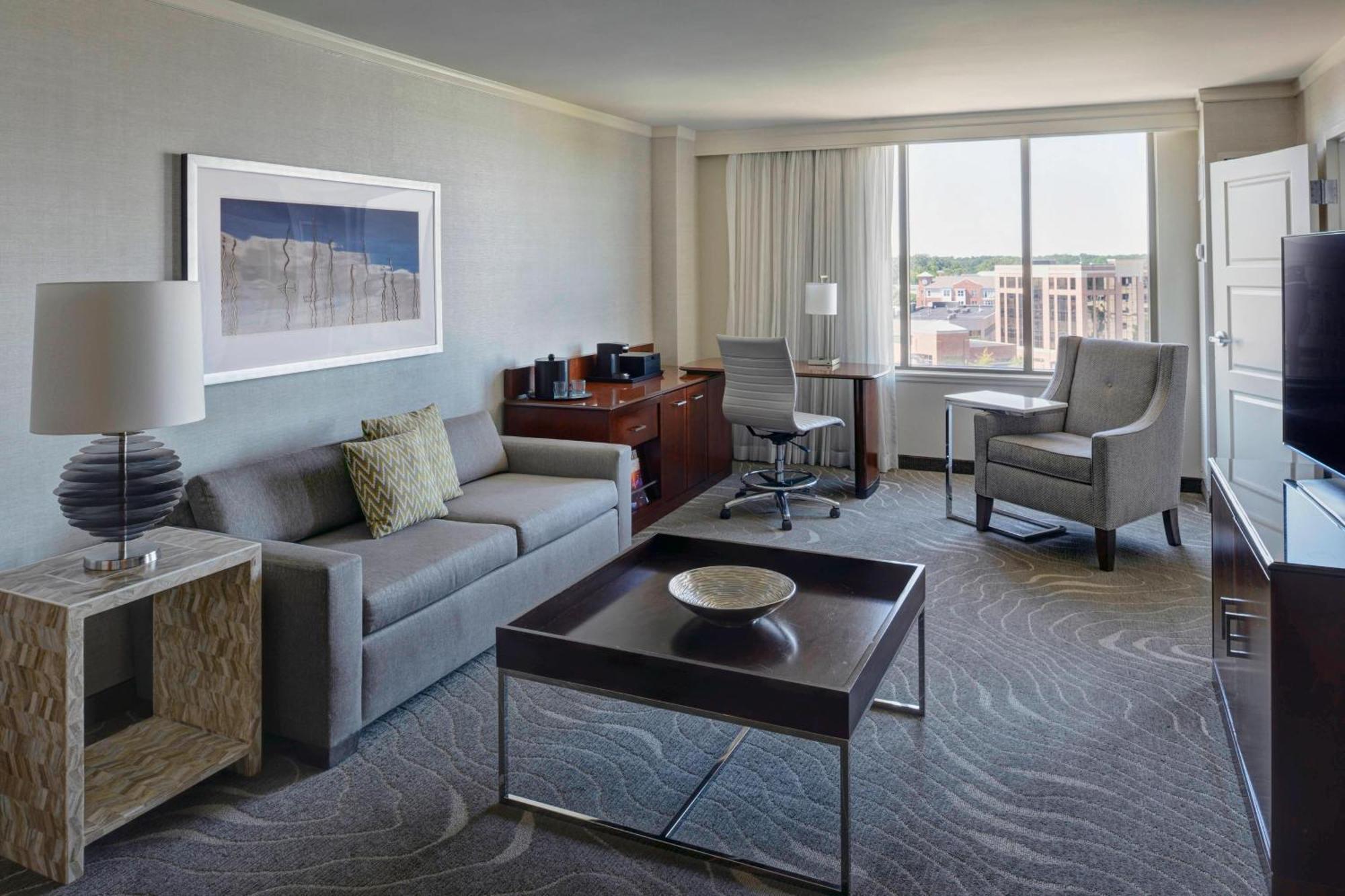 Newport News Marriott At City Center Exterior photo
