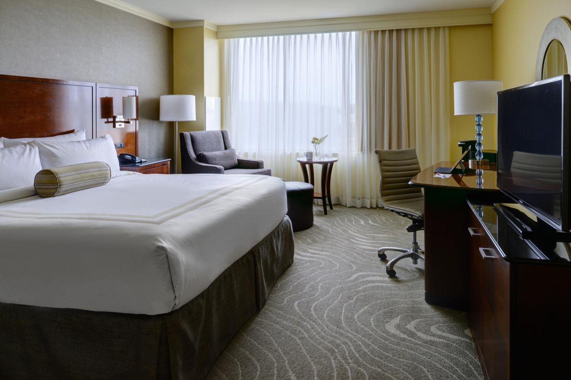 Newport News Marriott At City Center Exterior photo