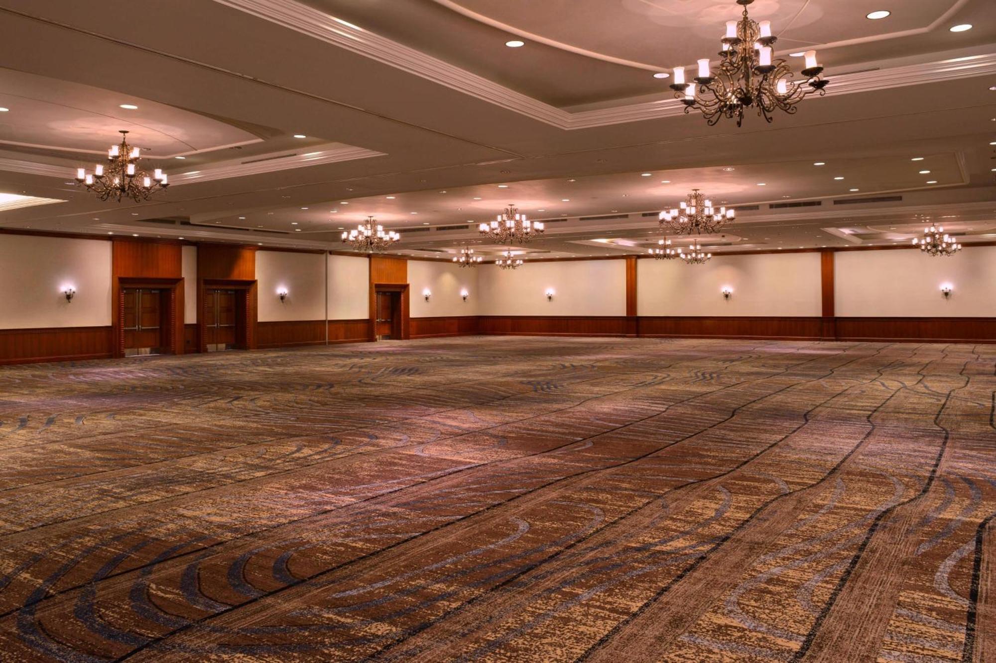Newport News Marriott At City Center Exterior photo