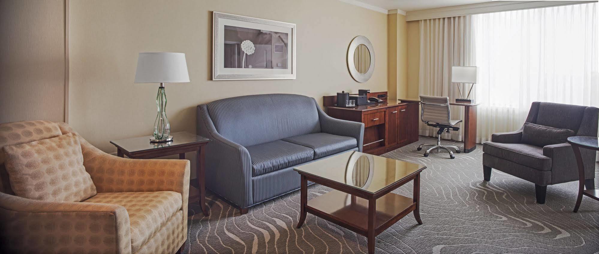 Newport News Marriott At City Center Exterior photo